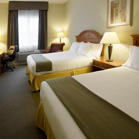 Holiday Inn Express Hotel & Suites 1000 Islands - Gananoque By Ihg Esterno foto