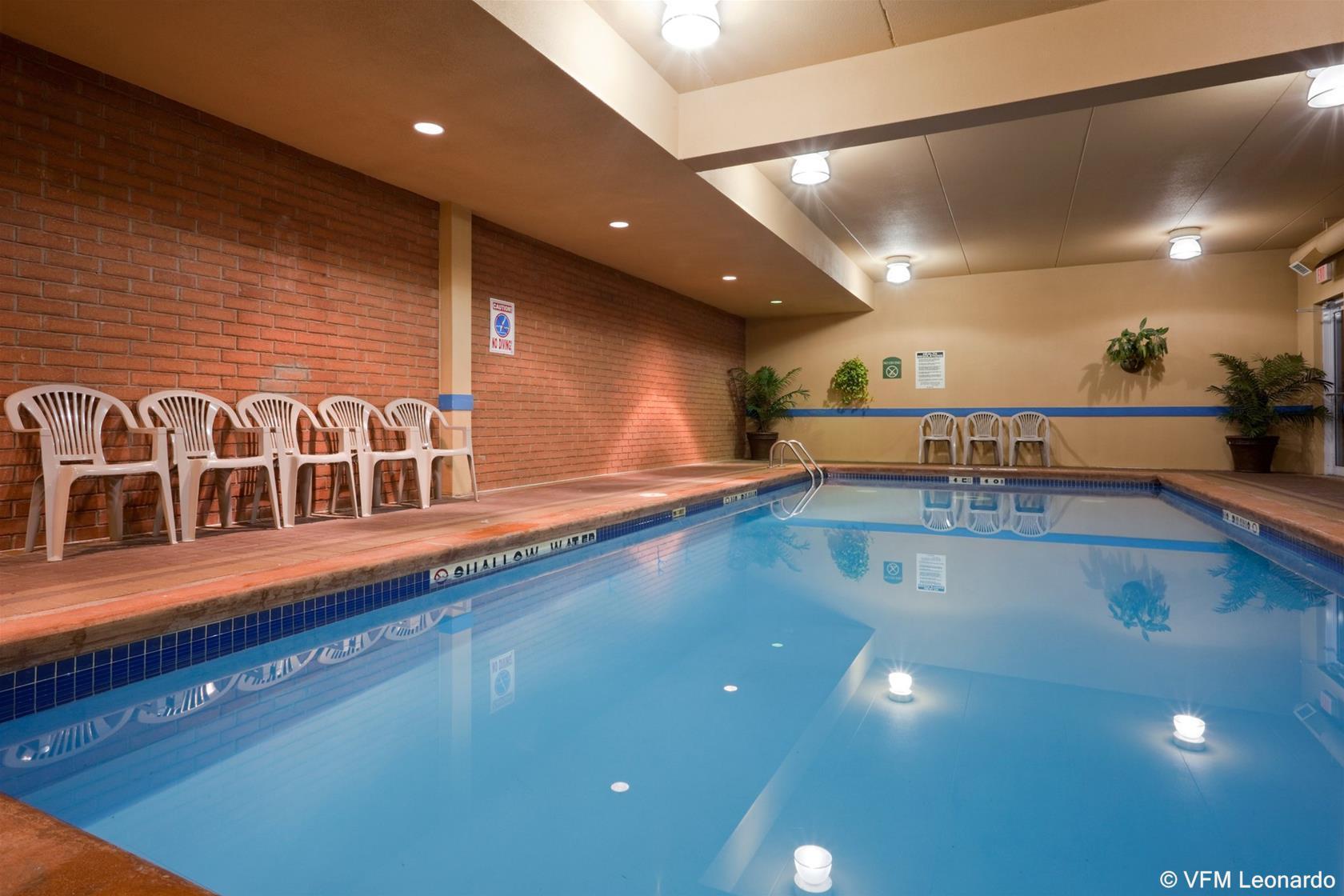Holiday Inn Express Hotel & Suites 1000 Islands - Gananoque By Ihg Esterno foto