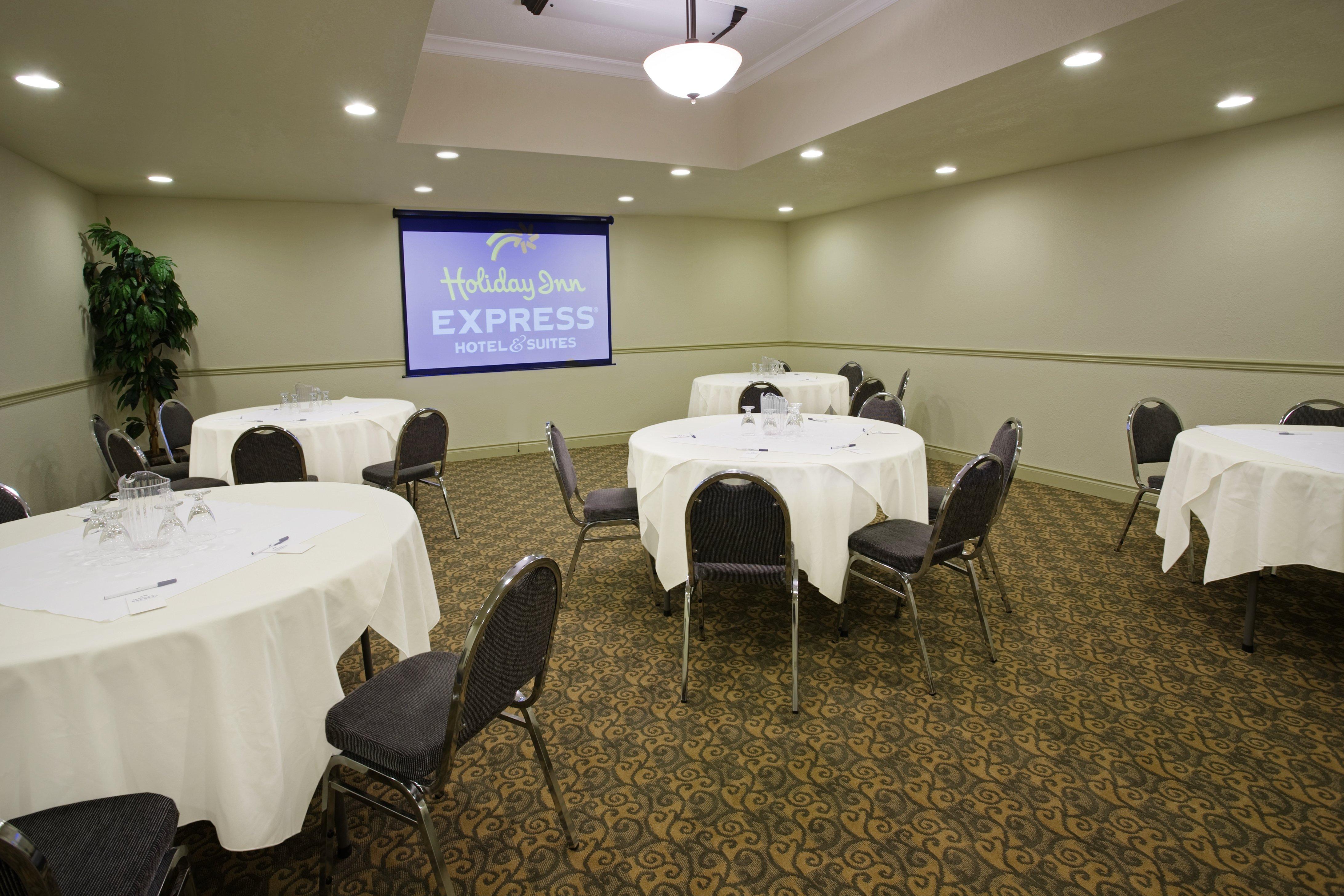 Holiday Inn Express Hotel & Suites 1000 Islands - Gananoque By Ihg Esterno foto