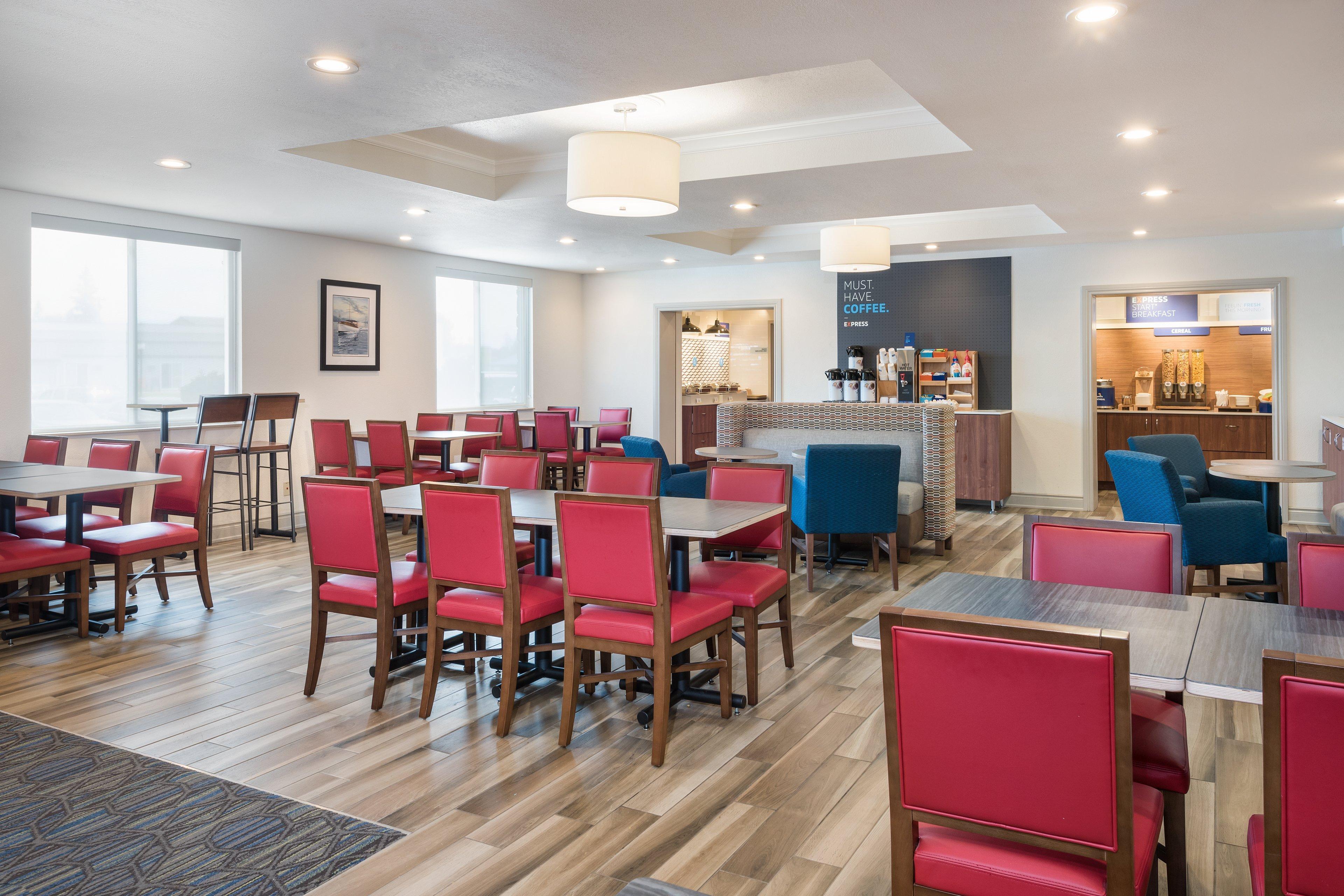 Holiday Inn Express Hotel & Suites 1000 Islands - Gananoque By Ihg Esterno foto