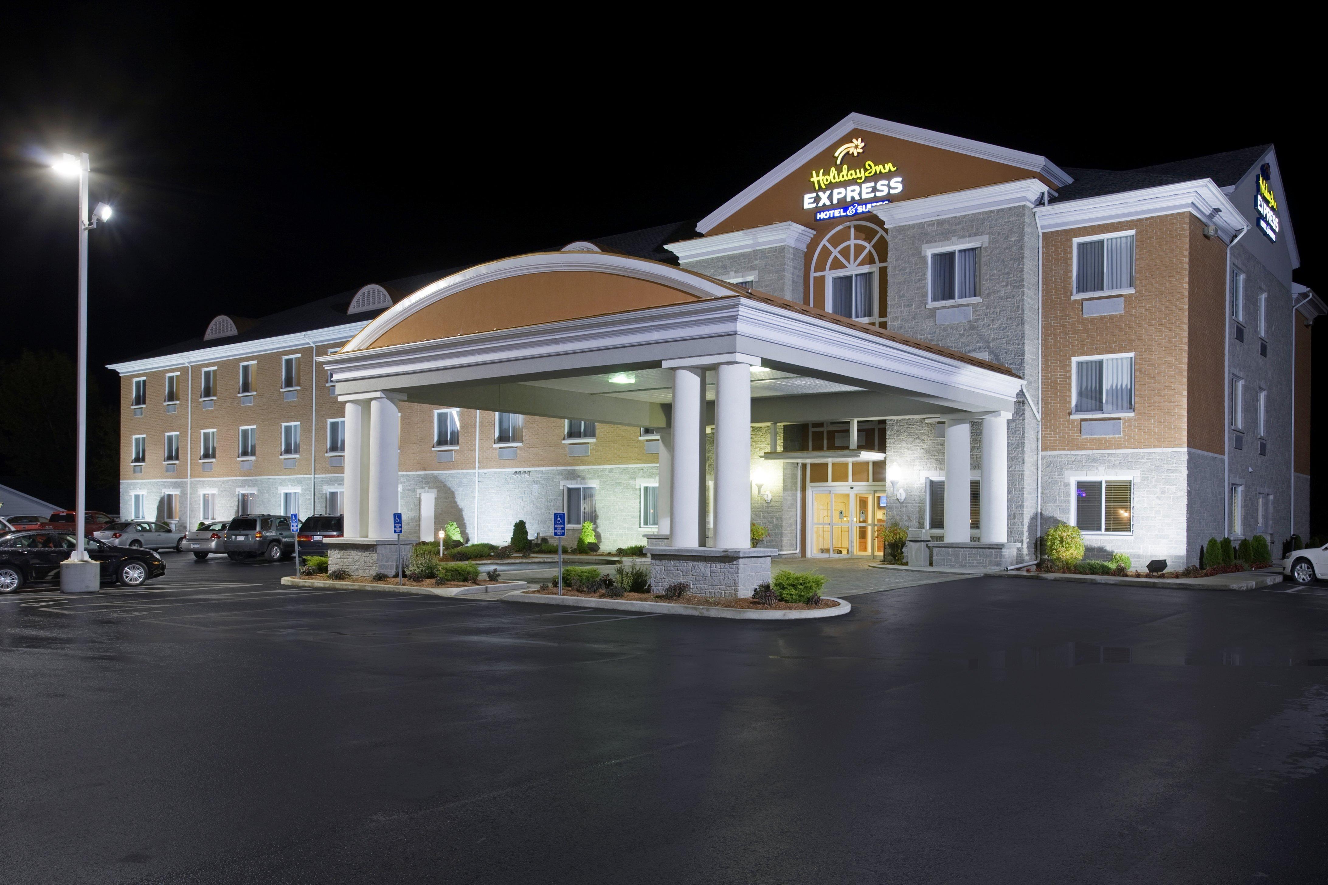 Holiday Inn Express Hotel & Suites 1000 Islands - Gananoque By Ihg Esterno foto